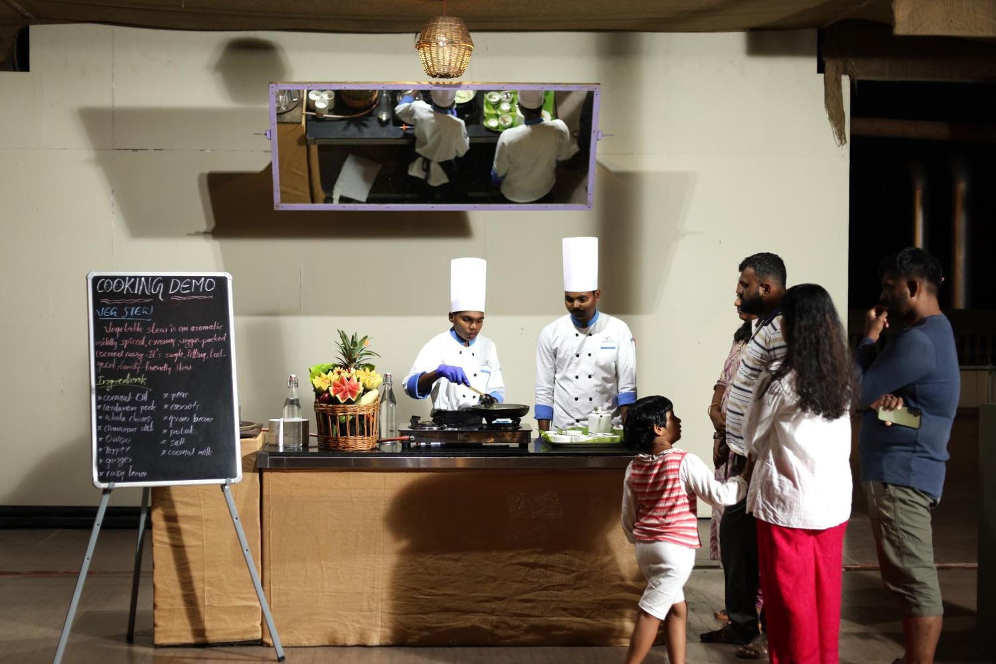 Amber Dale Luxury Hotel & Spa, مونار المظهر الخارجي الصورة